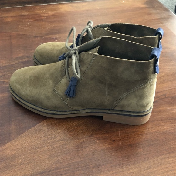 Hush Puppies Lace-up Booties (NOT FOR SALE) - Picture 3 of 6